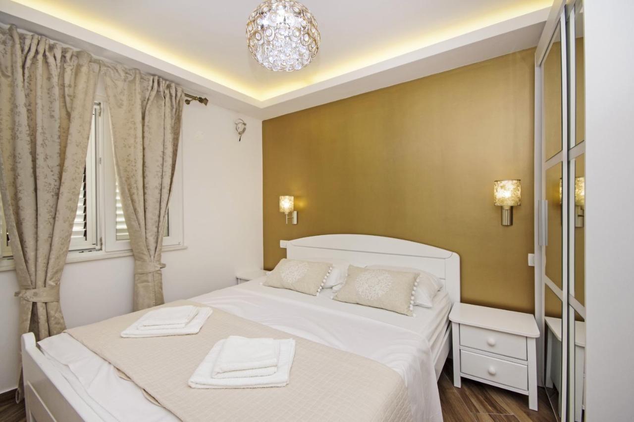 Apartments By The Sea Baska Voda, Makarska - 17570 Kültér fotó