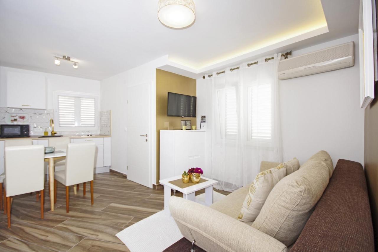 Apartments By The Sea Baska Voda, Makarska - 17570 Kültér fotó